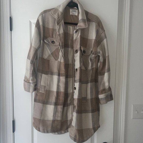 Ashley Outerwear Jackets & Blazers - Plaid brown checker button up jacket